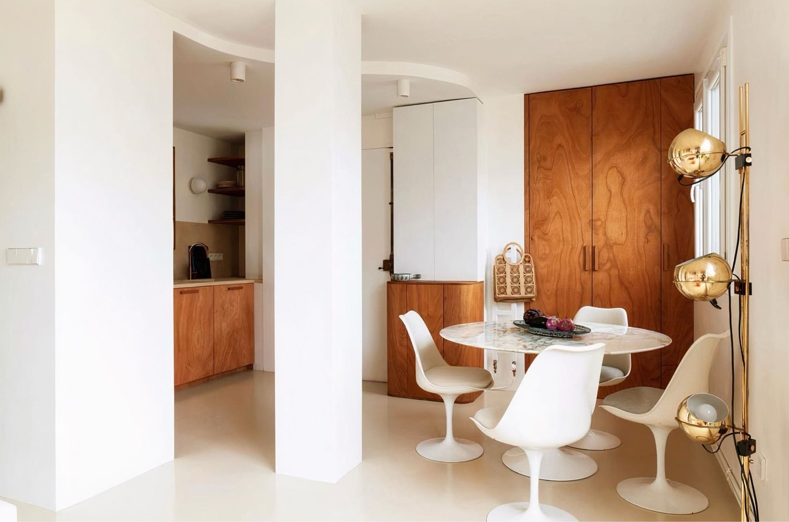 Salle à manger avec menuiseries sur mesure